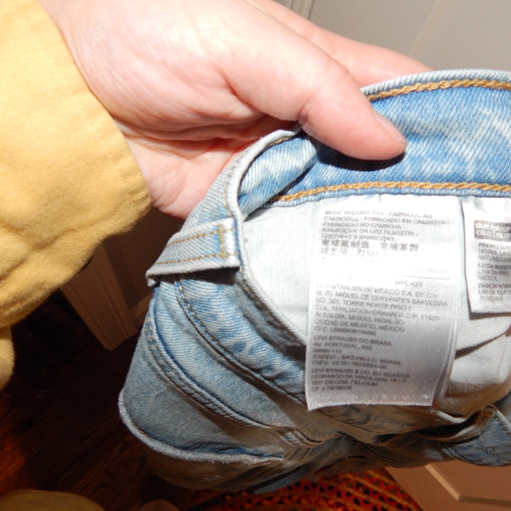 Levi's Premium Ribcage Boot Jeans - Picture 4 of 8